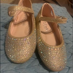 Link Comfort toddler girls gold shoes. Like new